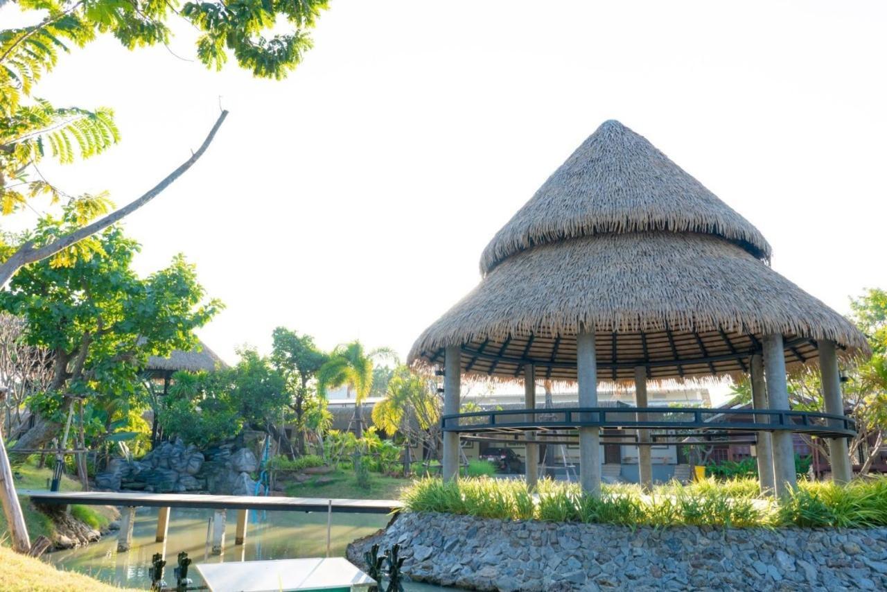 Jintana Resort Buriram Extérieur photo