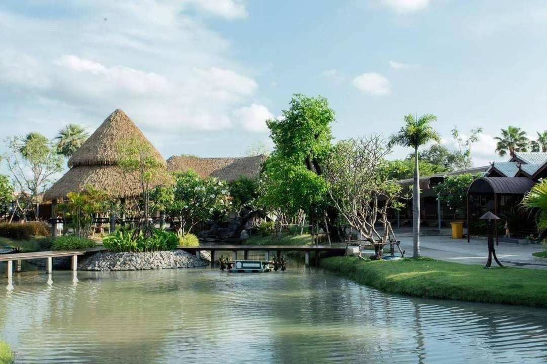 Jintana Resort Buriram Extérieur photo