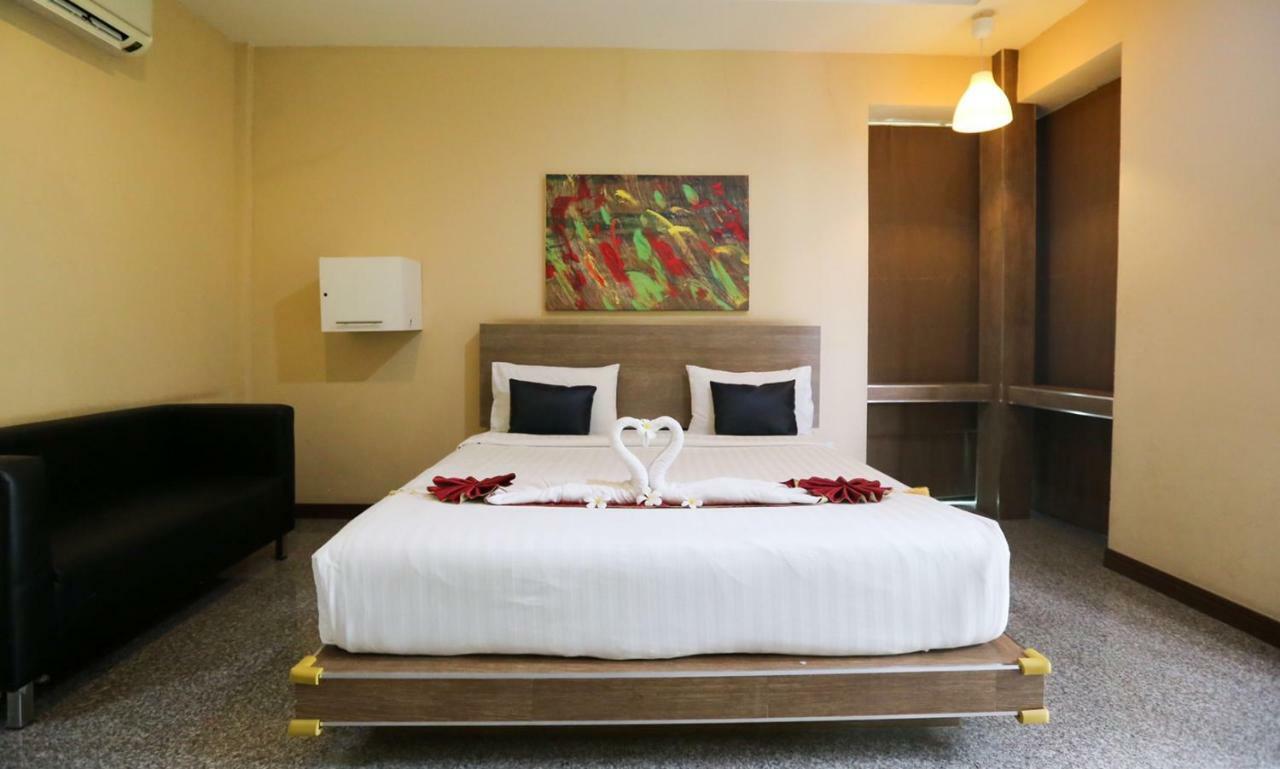 Jintana Resort Buriram Extérieur photo