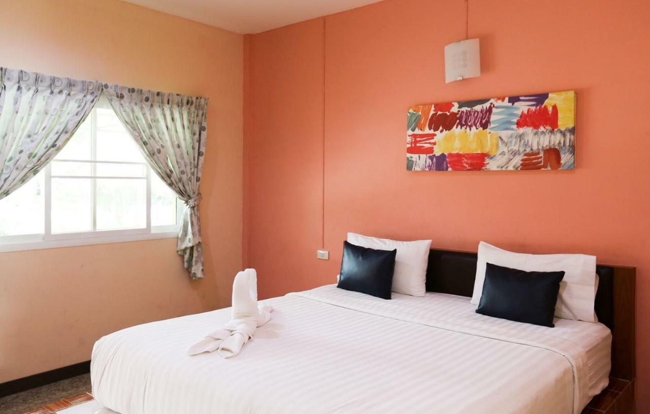 Jintana Resort Buriram Extérieur photo
